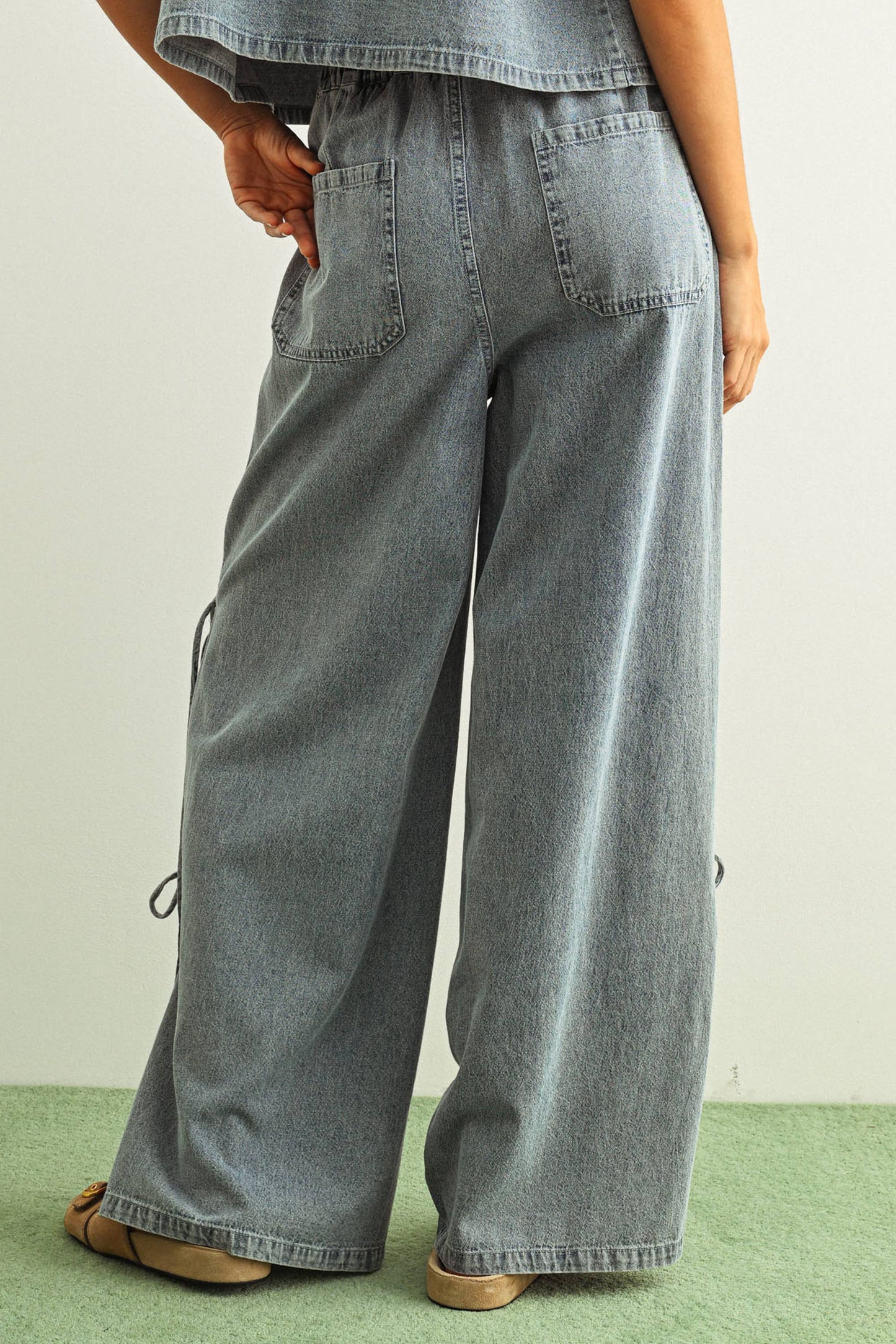 DENIM TIED ON THE SIDE PANTS: DENIM